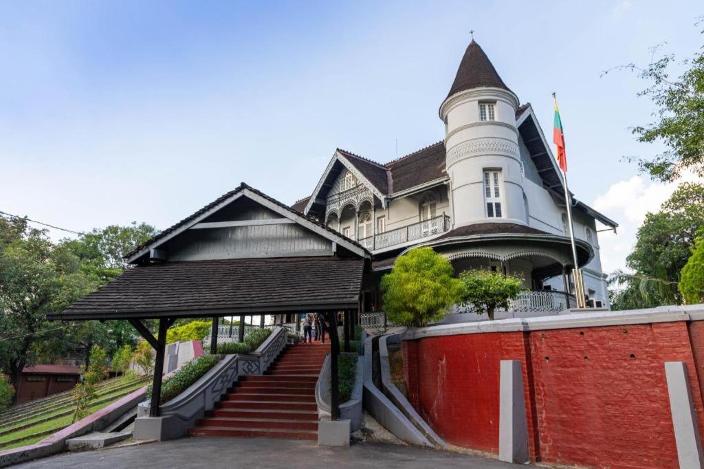 Wishton Hotel Yangon Exteriör bild